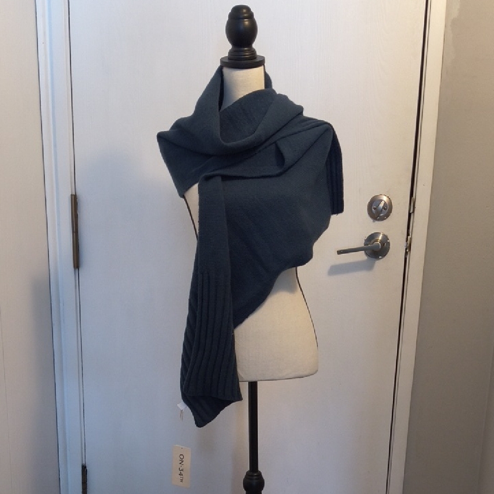 Navy Blue Knit Scarf